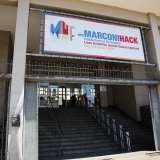 Superato il cancello sul quale un cartello indica la presenza qui anche del liceo scientifico tecnologico �Margherita Hack�...